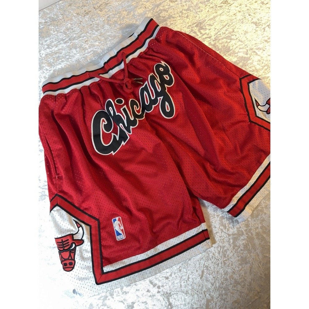 Just Don Chicago Bulls Shorts 1997-98 NBA Basketball Red Mesh Size M USA - Picture 2 of 6